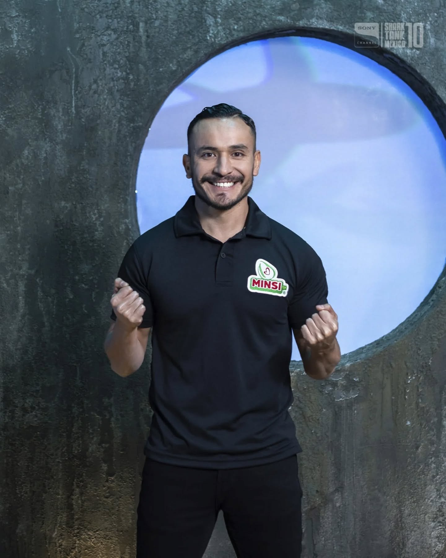 salsa-minsi-en-shark-tank-méxico Sebastián Mincitar presentando Salsa Minsi en Shark Tank México.